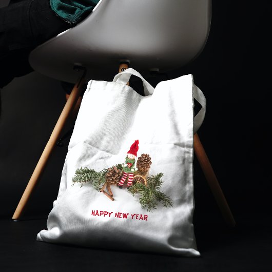 Doll Sitting between Pine Cone Canvas tas