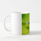 Dollar bill origami Elephant on Green background Koffiemok (Links)