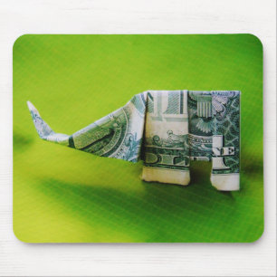 Dollar bill origami Elephant on Green background Muismat