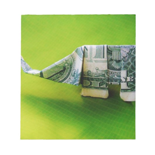 Dollar bill origami Elephant on Green background Notitieblok (Voorkant)