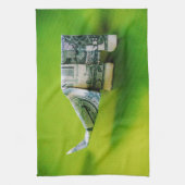 Dollar bill origami Elephant on Green background Theedoek (Verticaal)