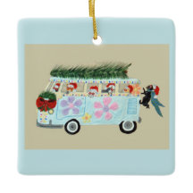 Dolle Katten in hun Kerstmis Hippie Busje