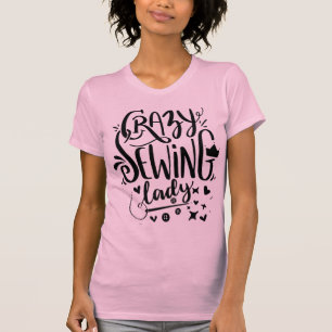 Dolle Naaiende Zwarte Roze Naaister Hobby T-shirt