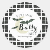 Dolle pret met baby geruite bat en maan baby showe ronde sticker (Voorkant)