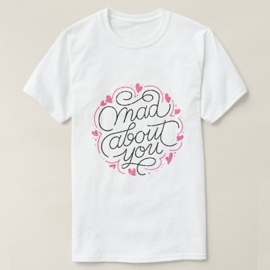 Dolly Verliefd – Romantisch Typografie Ontwerp T-shirt (Design voorkant)