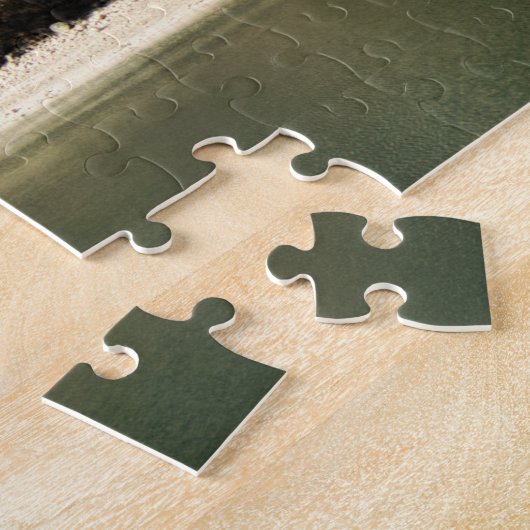 Dolomietenbergen en Molveno-meer met blauwe lucht Legpuzzel (Zijkant)