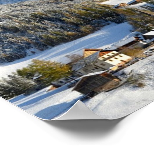 Dolomites-dorp in het poster van de winter (Hoek)