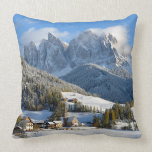 Dolomites, dorpje in de winter, gooit kussens