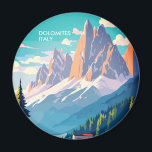 Dolomites Italy Vintage Travel Magneet<br><div class="desc">Dolomieten Italië Vintage Travel magneet Of u nu een globetrotter bent die herinnert aan uw Italiaanse avonturen of een kunstliefhebber die de schoonheid van de Dolomieten waardeert,  deze Vintage Travel magneet dient als een heerlijk aandenken dat de essentie van deze iconische bestemming vastlegt.</div>