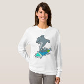 Dolpin als Surfer met Surfboard T-shirt (Voorkant volledig)