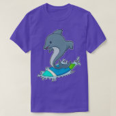 Dolpin als Surfer met Surfboard T-shirt (Design voorkant)