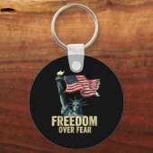 Dom Over Fear Statue Of Liberty Flag Graphic Sleutelhanger (Voorkant)
