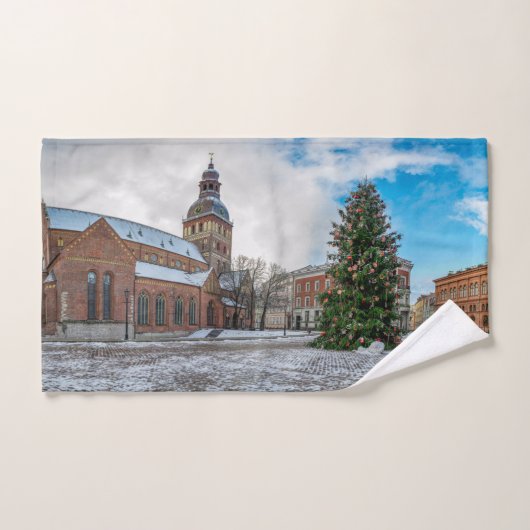Dome-plein met kerstboom in Riga Handdoek (Handdoek)