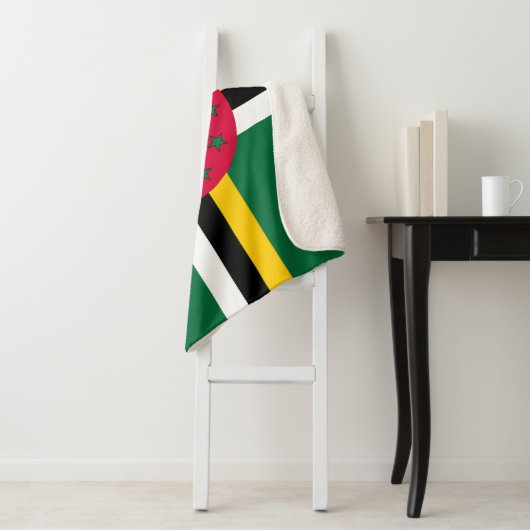 Dominica Flag Sherpa Deken (In situ)