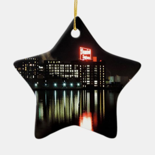 Domino Sugar Baltimore bij nacht Keramisch Ornament (Voorkant)