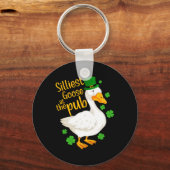Domme gans bij de Pub grappige St. Patricks Dag. Sleutelhanger (Voorkant)