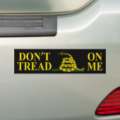 DON BEHANDELT ME GADSDEN FLAG Bumpersticker NIET (Op auto)