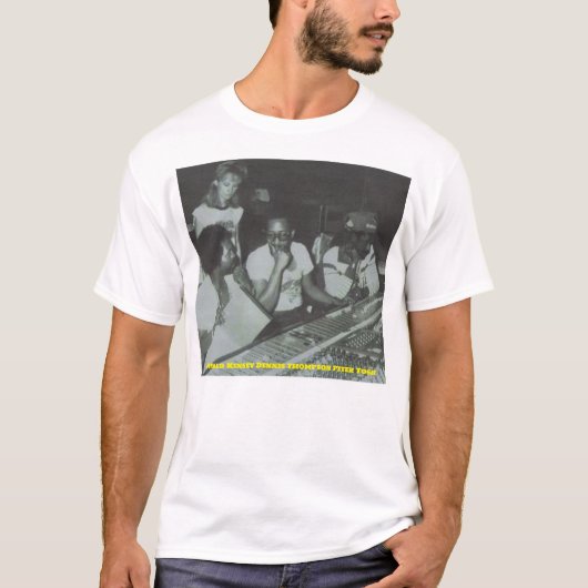 DONALD DENNIS & PETER TOSH  Heren Basic T-Shirt (Voorkant)