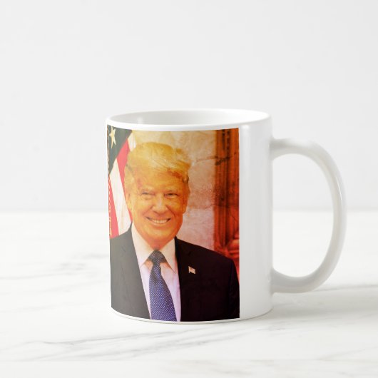 Donald J. Trump, 45e President VS Koffiemok (Rechts)