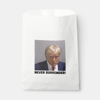 Donald J Trump Mok Shot - Never Surrender Long Sle Bedankzakje
