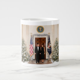 Donald & Melania Trump's kerstwitte huis Grote Koffiekop