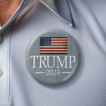 Donald Trump 2024 -  Amerikaanse vlag Ronde Button 5,7 Cm<br><div class="desc">Een rustiek campagneontwerp voor het Republikeinse ticket voor de presidentsverkiezingen van 2024.</div>