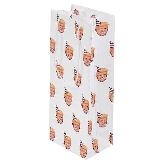 DONALD TRUMP BIRTHDAY WIJN CADEAUTAS (Voorkant Gekanteld)