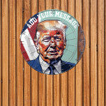 Donald Trump Dartbord<br><div class="desc">Het bord bevat een satirisch karikaturaal ontwerp van Donald Trump. Voeg je grappige bericht toe en veel plezier tijdens de Amerikaanse verkiezingen.</div>