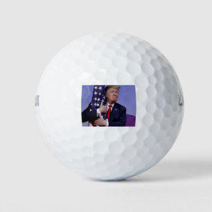 Donald Trump en de Amerikaanse vlag Golfballen