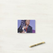 Donald Trump en de vlag van de VS Post-it® Notes (Op bureau)