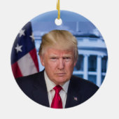 DONALD TRUMP HANDSOME PORTRAIT CHRISTMAS ORNAMENT (Achterkant)