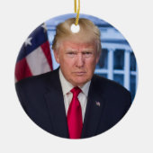 DONALD TRUMP HANDSOME PORTRAIT CHRISTMAS ORNAMENT (Voorkant)