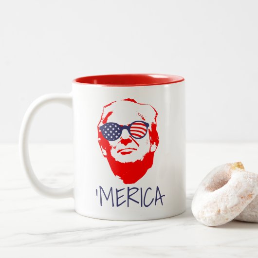 Donald Trump 'Merica Tweekleurige Koffiemok (Met donut)