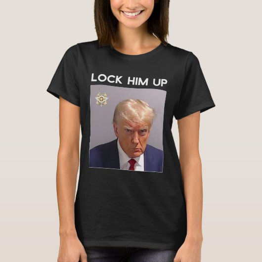 Donald Trump Mugshot Sluit hem op Trump Mok Shot T-shirt (Voorkant)