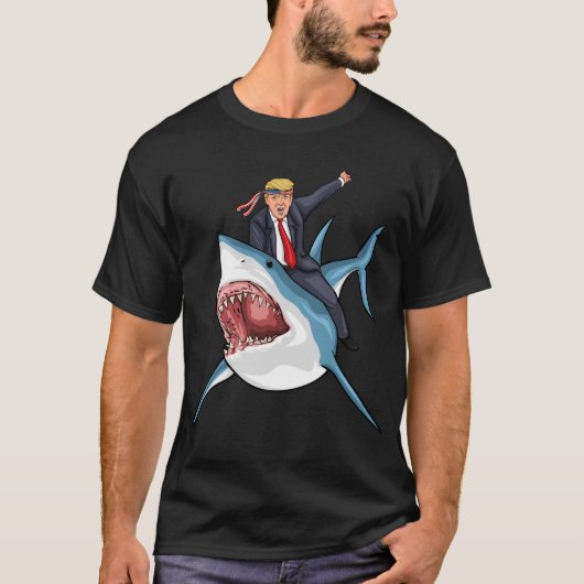 Donald Trump Riding Shark T-shirt (Voorkant)