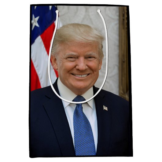 Donald Trump US President White House MAGA 2024  Medium Cadeauzakje (Voorkant)