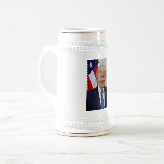 Donald Trump US President Witte Huis MAGA 2024 Bierpul (Voorkant links)