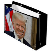 Donald Trump US President Witte Huis MAGA 2024 Groot Cadeauzakje (Voorkant Gekanteld)