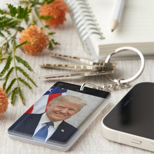 Donald Trump US President Witte Huis MAGA 2024 Sleutelhanger (Voorkant Rechts)