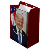 Donald Trump White House President Portret Medium Cadeauzakje (Voorkant Gekanteld)
