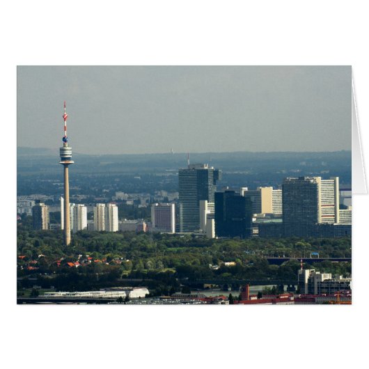 Donauturm en UNO City (Voorkant Horizontaal)
