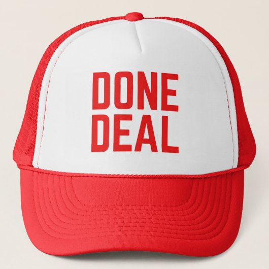 DONE DEAL Red bold slogan trucker hat Pet (Voorkant)
