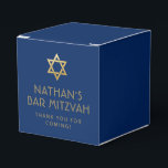 Donk Blue Gold Personalized Bar Mitzvah Bedankdoosjes<br><div class="desc">Elegant modern blauw en gouden klassieke bar mitzvah "dank u" op maat gesneden vierkant gunstig vakje met de aangepaste naam,  datum en ster van David.</div>