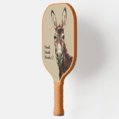 Donk Donk Donkey kijkt naar je op je Pickleball Paddle (Links)