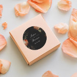 Donk Moody Romantic Floral Dutch Painterly Wedding Ronde Sticker<br><div class="desc">Ideaal voor gunsten of welkomstkits. Pas de tekst aan en beweeg of schaal de cirkel en de floralen zoals gewenst. De vorm en de kleur van de cirkel zijn editable.</div>