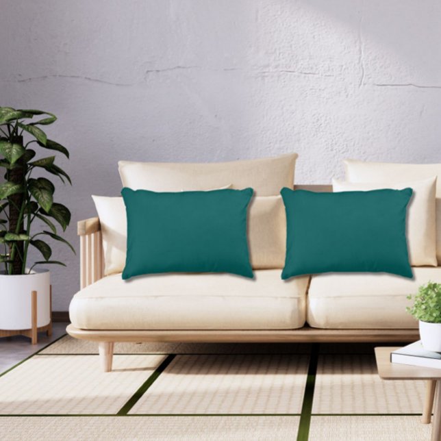Donker Blauwgroen Groen Effen Plain Kleur Jewel To Accent Kussen (Add elegance and the richness of jewel tones with these dark green teal rectangular throw pillows.)