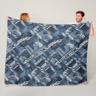 Donker distressed denim patchwork en vlechten fleece deken