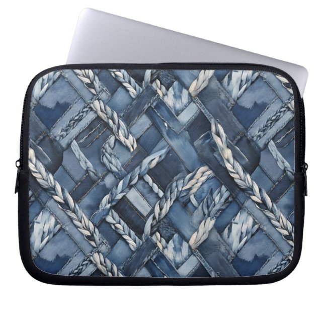 Donker distressed denim patchwork en vlechten laptop sleeve (Voorkant)