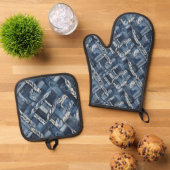 Donker distressed denim patchwork en vlechten ovenwant & pannenlap set (Top down)