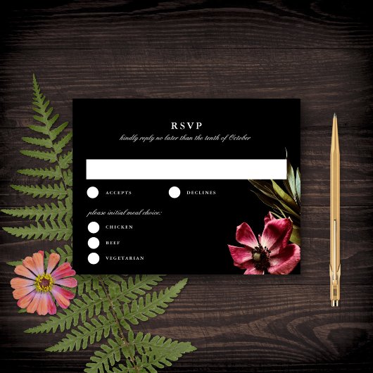 Donker en Moody Elegant Floral Black Wedding RSVP Kaart